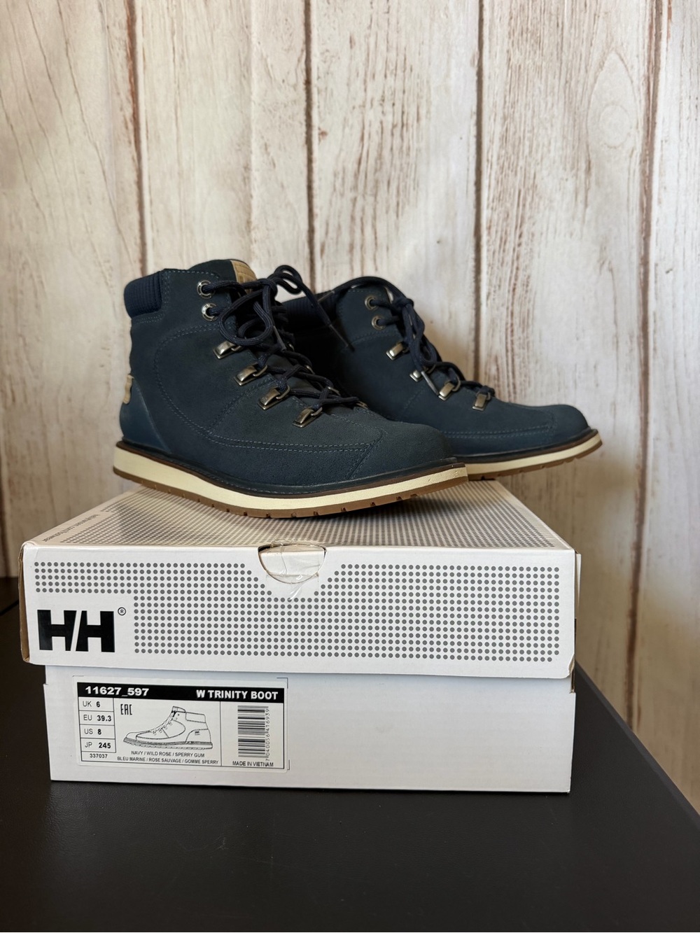 Helly Hansen Womens Trinity Boot Navy Wild Rose Suede Waterproof Boots NIB Sz 8